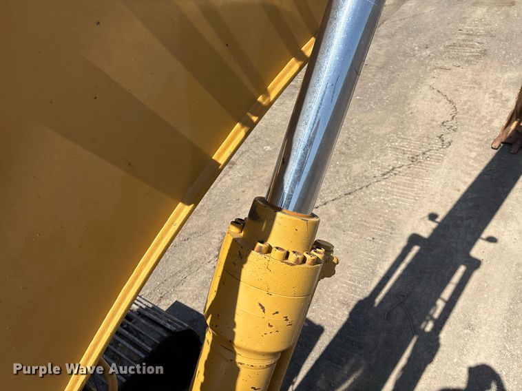 image for item EM2521 2004 Caterpillar 321C LCR excavator