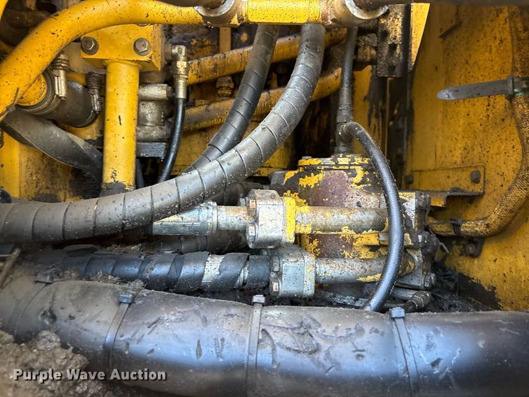 image for item EM2521 2004 Caterpillar 321C LCR excavator