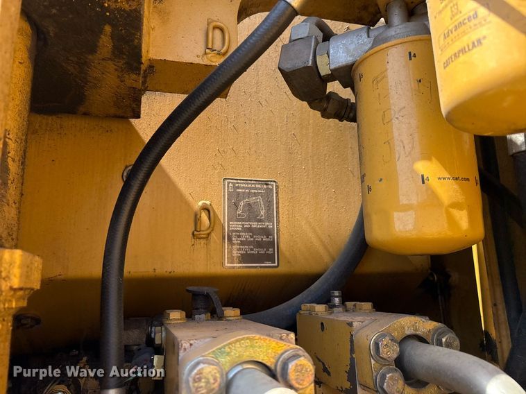 image for item EM2521 2004 Caterpillar 321C LCR excavator