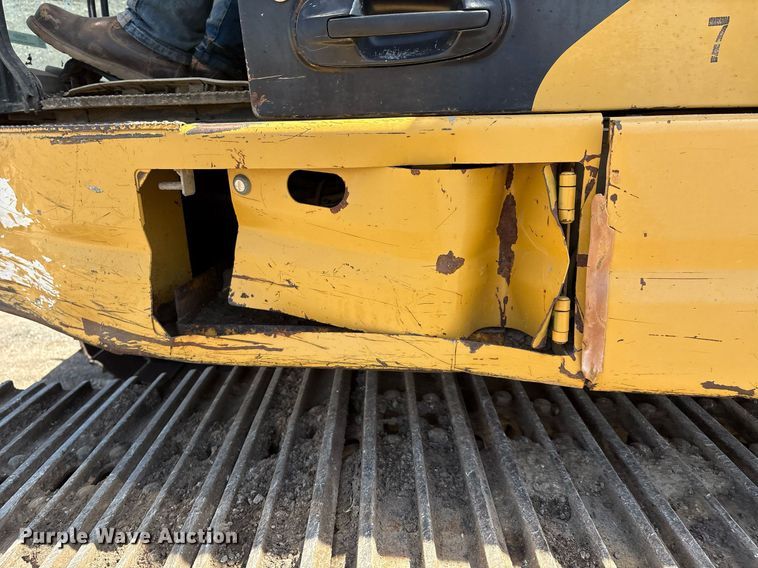 image for item EM2521 2004 Caterpillar 321C LCR excavator