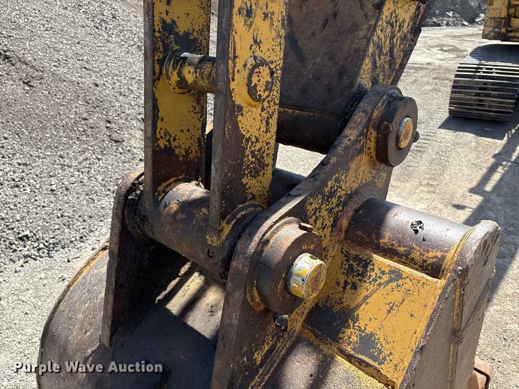 image for item EM2521 2004 Caterpillar 321C LCR excavator