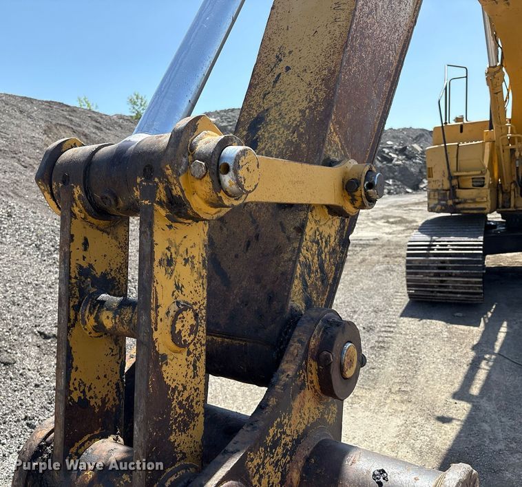 image for item EM2521 2004 Caterpillar 321C LCR excavator