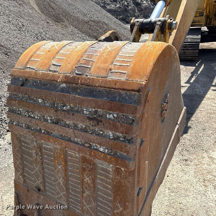 image for item EM2521 2004 Caterpillar 321C LCR excavator