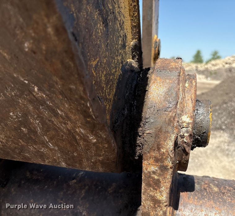 image for item EM2521 2004 Caterpillar 321C LCR excavator