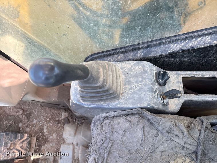 image for item EM2521 2004 Caterpillar 321C LCR excavator