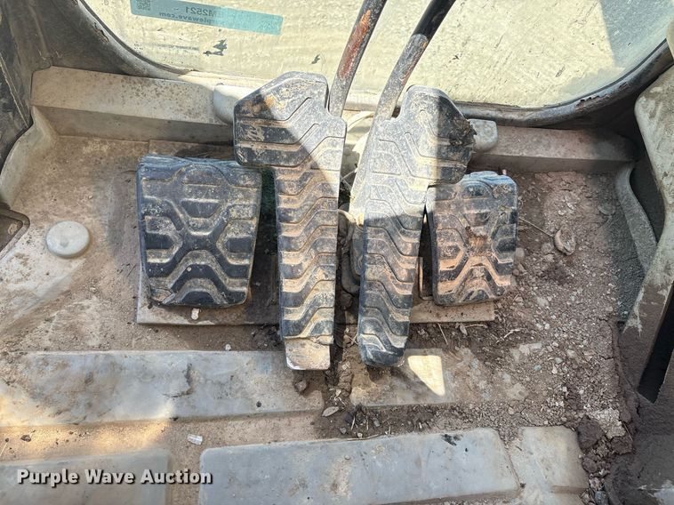 image for item EM2521 2004 Caterpillar 321C LCR excavator