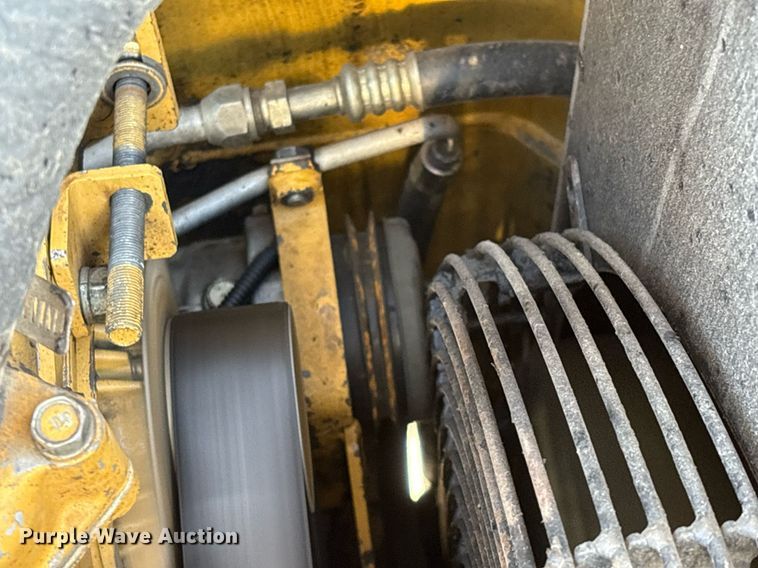 image for item EM2521 2004 Caterpillar 321C LCR excavator