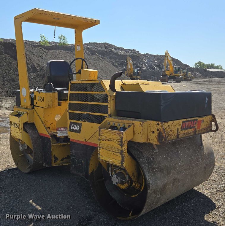 image for item EM2522 Hypac C754A double drum vibratory roller