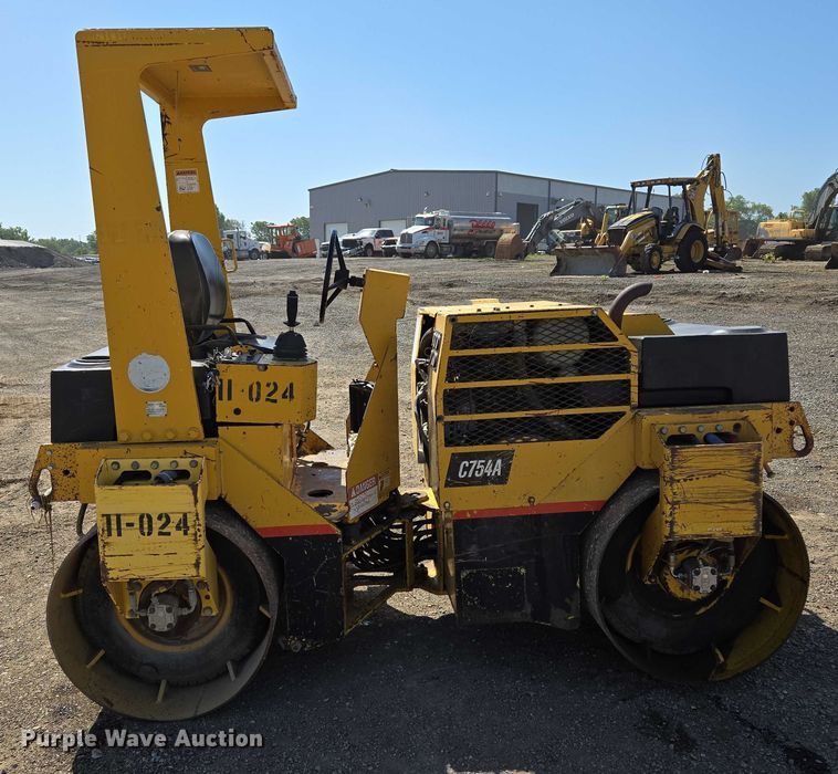 image for item EM2522 Hypac C754A double drum vibratory roller