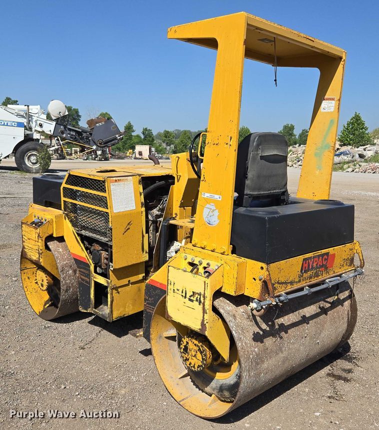 image for item EM2522 Hypac C754A double drum vibratory roller