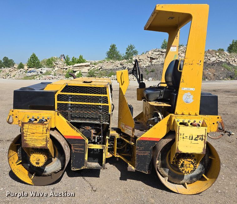 image for item EM2522 Hypac C754A double drum vibratory roller