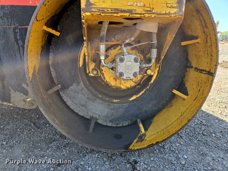 image for item EM2522 Hypac C754A double drum vibratory roller