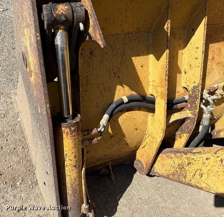 image for item EM2526 1997 Caterpillar 416C backhoe