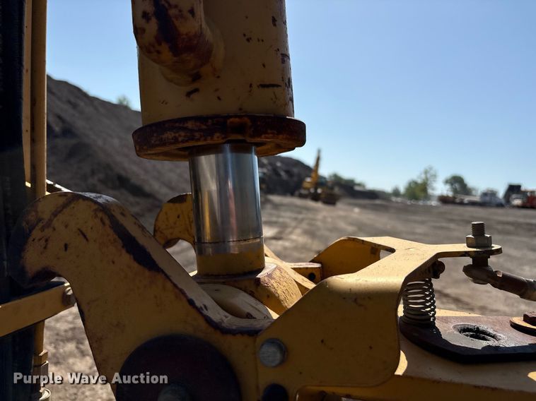 image for item EM2526 1997 Caterpillar 416C backhoe