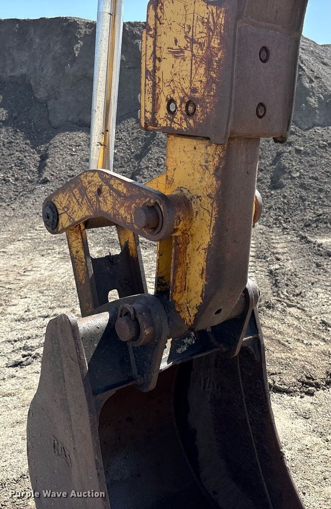 image for item EM2526 1997 Caterpillar 416C backhoe