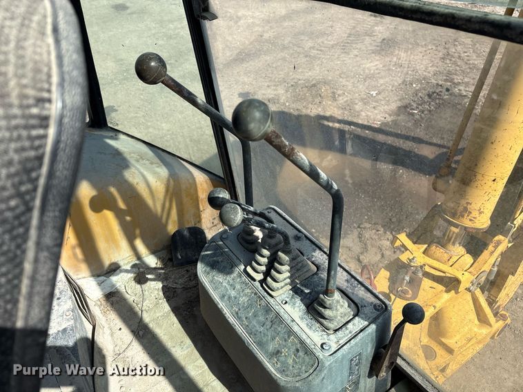 image for item EM2526 1997 Caterpillar 416C backhoe