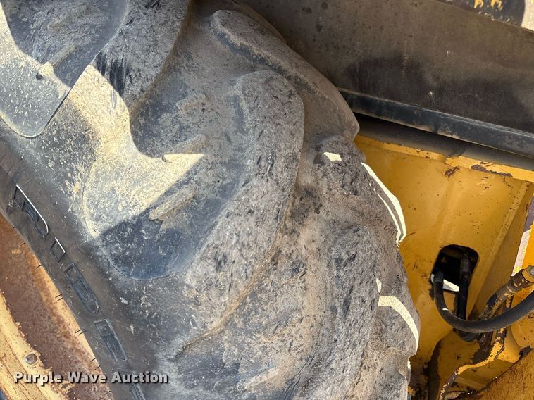 image for item EM2526 1997 Caterpillar 416C backhoe