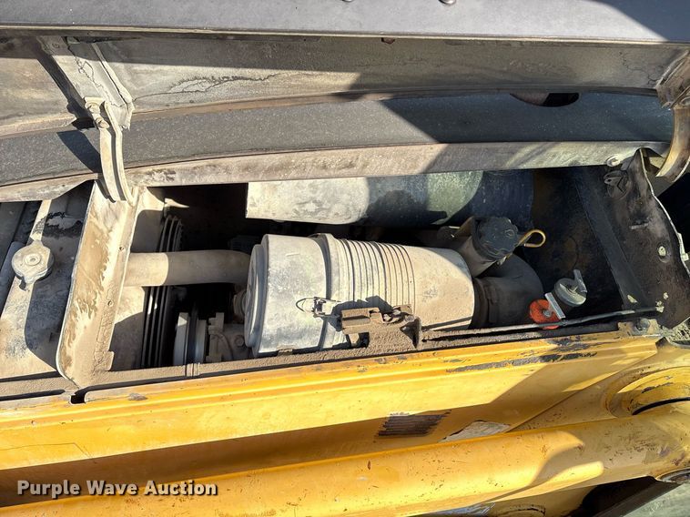 image for item EM2528 1997 Caterpillar 416C backhoe