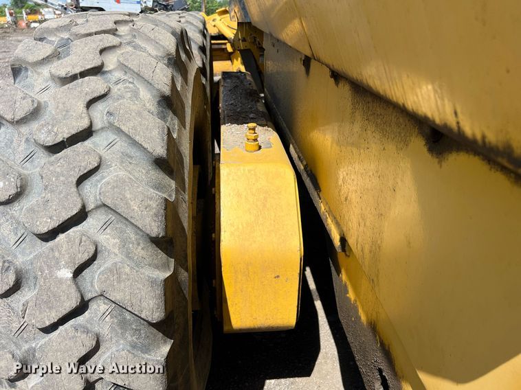 image for item EM2529 Komatsu GD650 motor grader