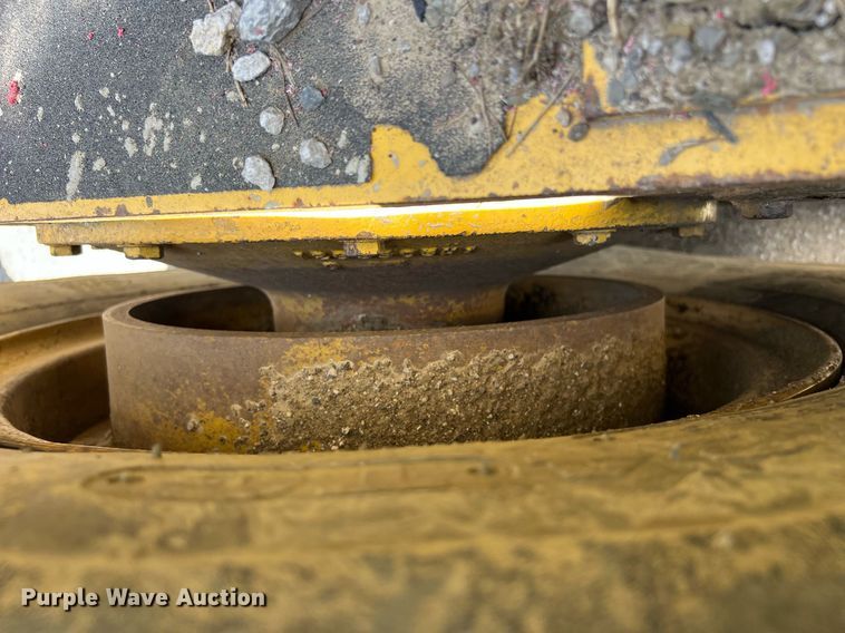 image for item EM2529 Komatsu GD650 motor grader