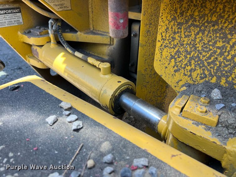 image for item EM2529 Komatsu GD650 motor grader