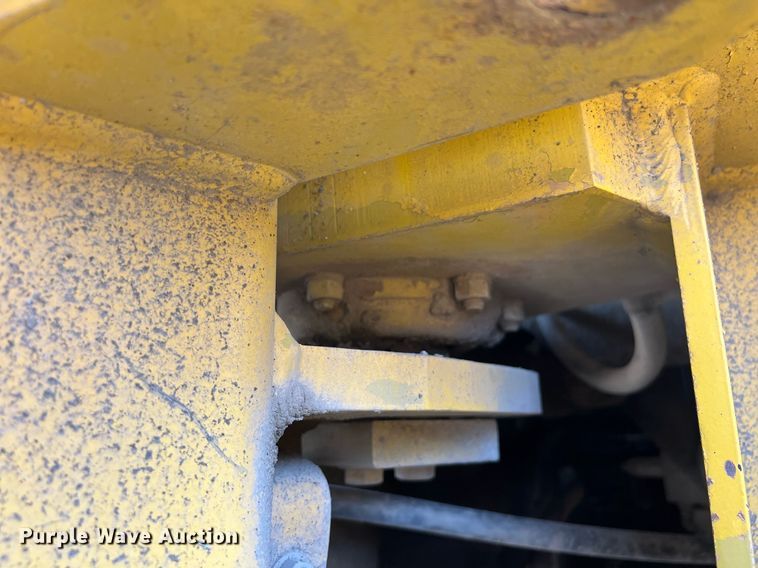 image for item EM2529 Komatsu GD650 motor grader