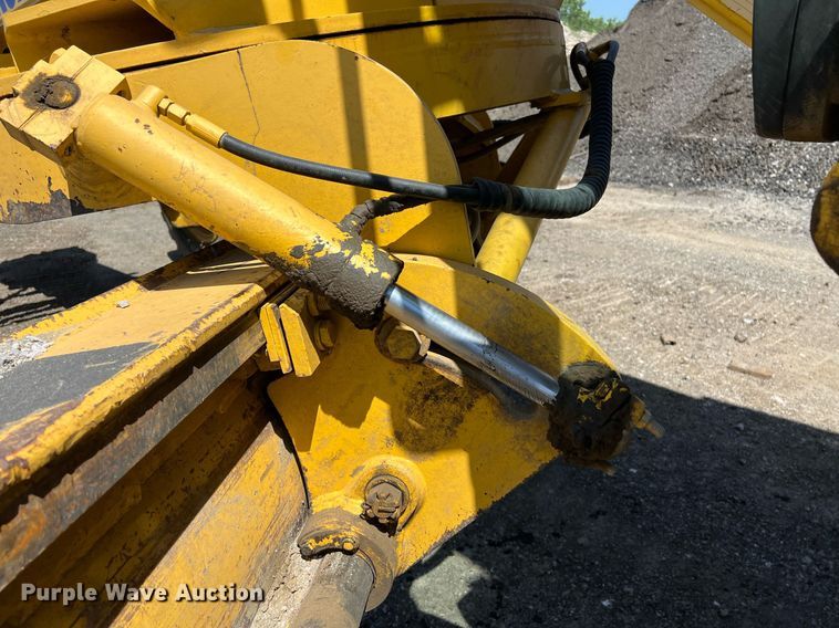 image for item EM2529 Komatsu GD650 motor grader