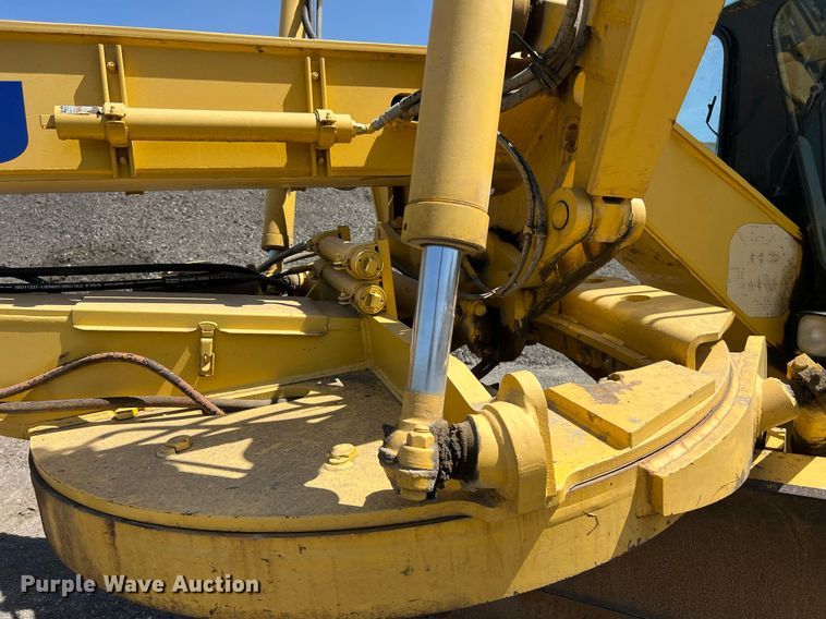 image for item EM2529 Komatsu GD650 motor grader