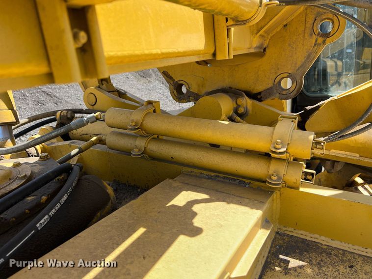 image for item EM2529 Komatsu GD650 motor grader