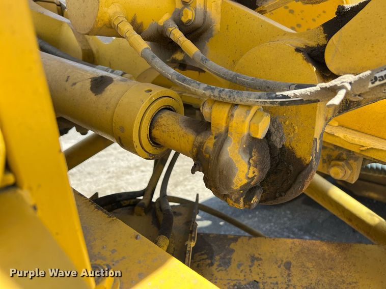 image for item EM2529 Komatsu GD650 motor grader