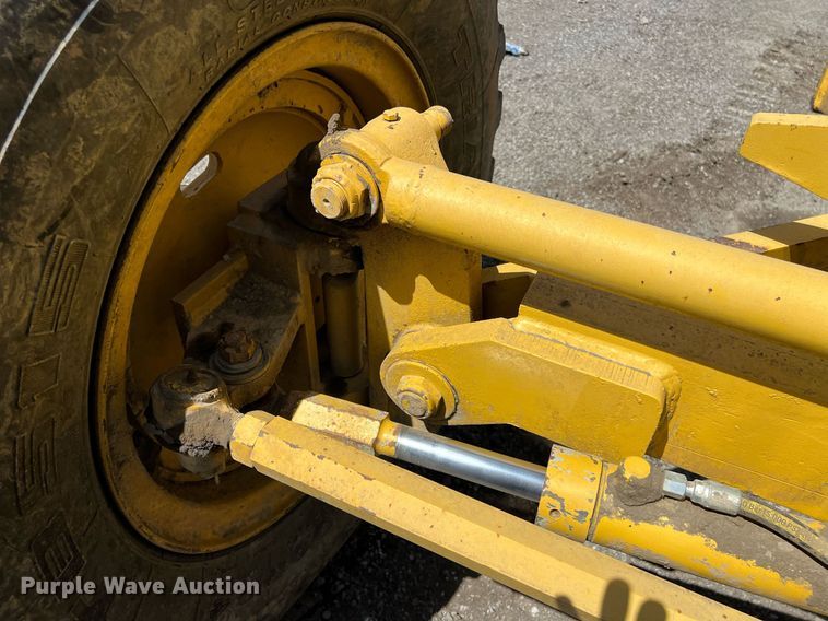 image for item EM2529 Komatsu GD650 motor grader