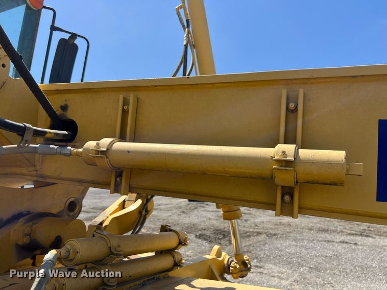 image for item EM2529 Komatsu GD650 motor grader