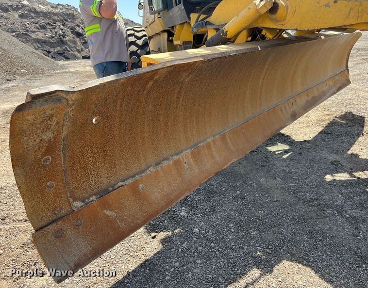 image for item EM2529 Komatsu GD650 motor grader