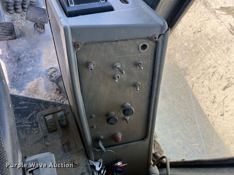 image for item EM2529 Komatsu GD650 motor grader