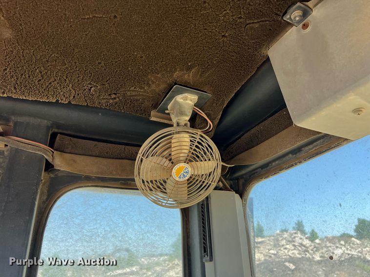 image for item EM2529 Komatsu GD650 motor grader