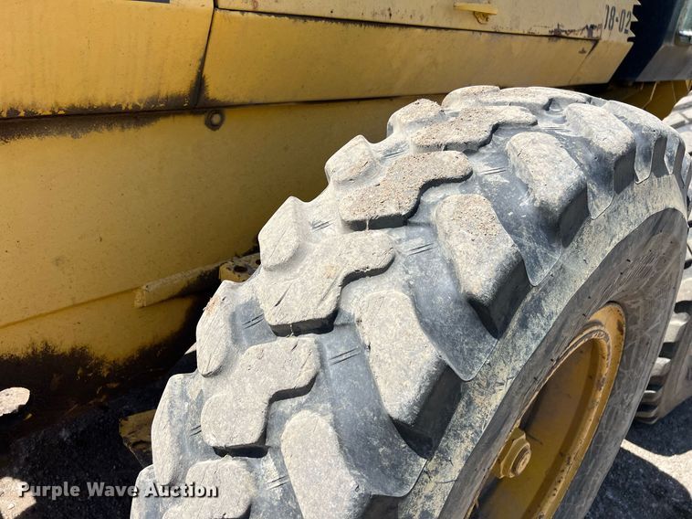 image for item EM2529 Komatsu GD650 motor grader