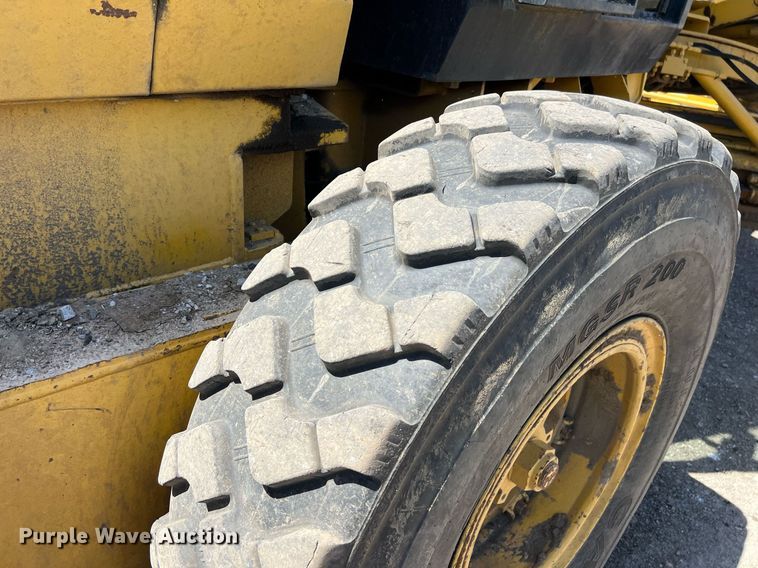 image for item EM2529 Komatsu GD650 motor grader