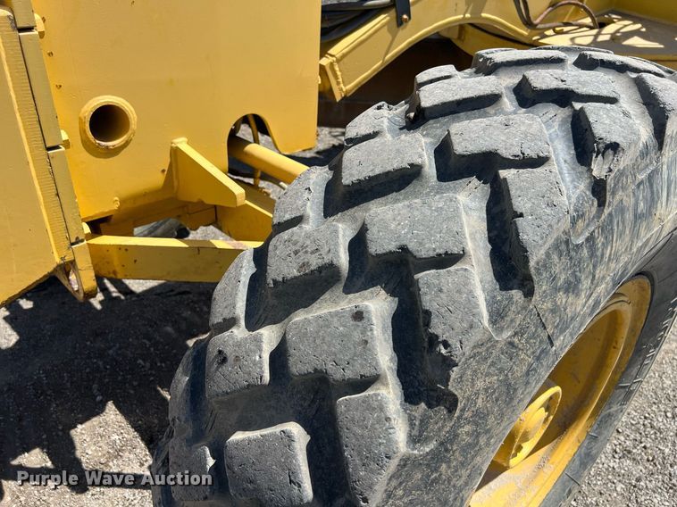 image for item EM2529 Komatsu GD650 motor grader