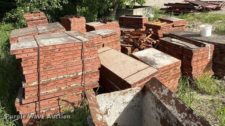 image for item EM2536 Concrete forms