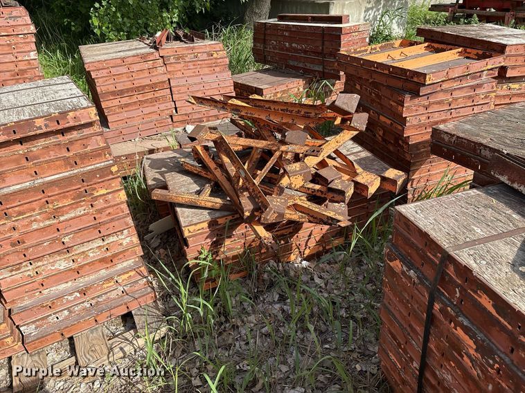 image for item EM2536 Concrete forms