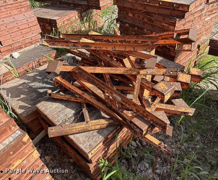 image for item EM2536 Concrete forms