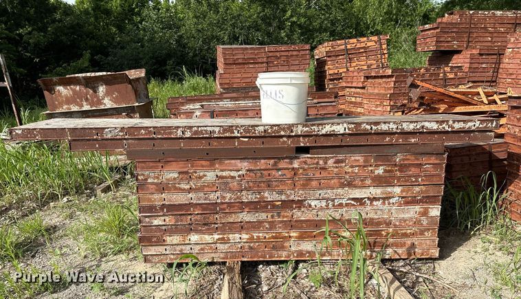 image for item EM2536 Concrete forms