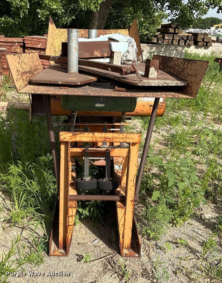 image for item EM2537 MBW curb machine