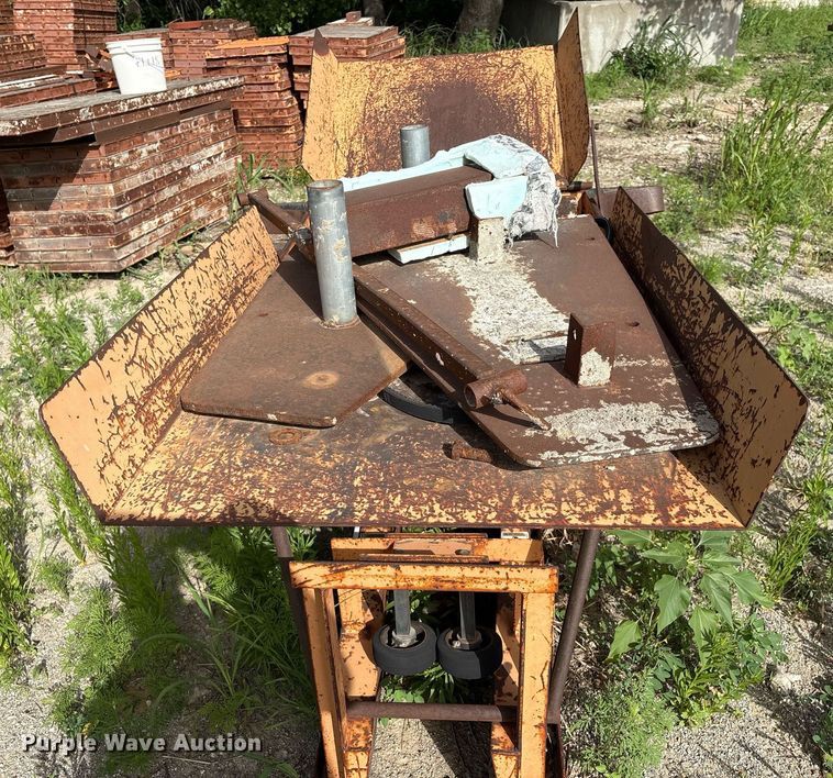 image for item EM2537 MBW curb machine