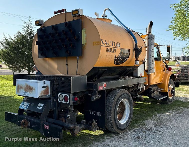image for item EM2549 2000 International 4900 sewer jetter truck