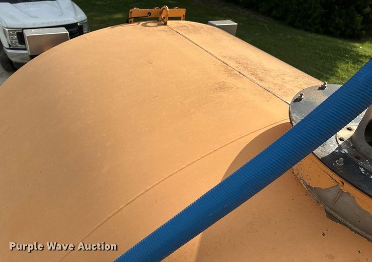 image for item EM2549 2000 International 4900 sewer jetter truck