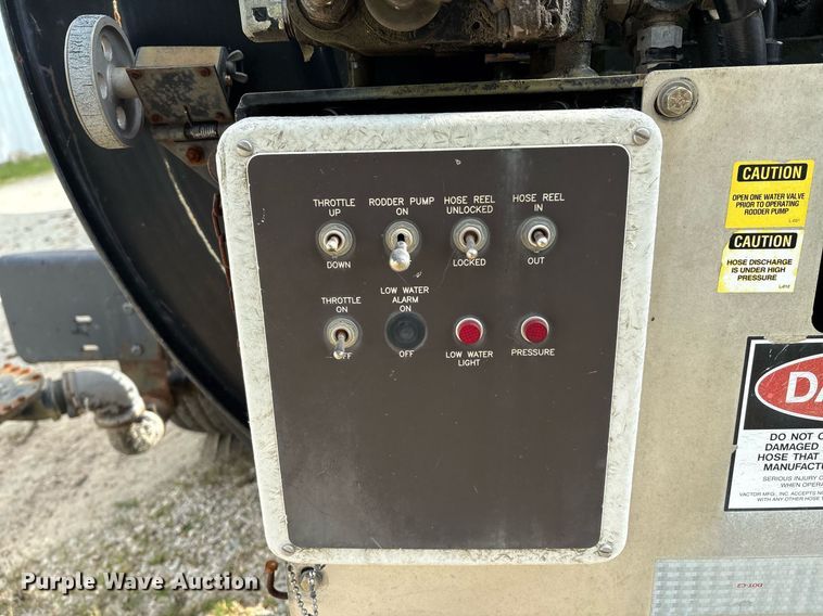 image for item EM2549 2000 International 4900 sewer jetter truck