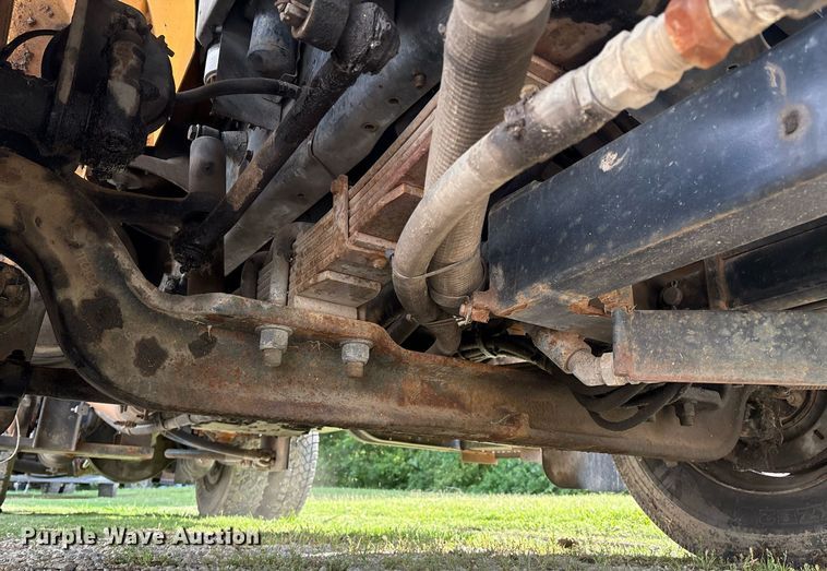 image for item EM2549 2000 International 4900 sewer jetter truck