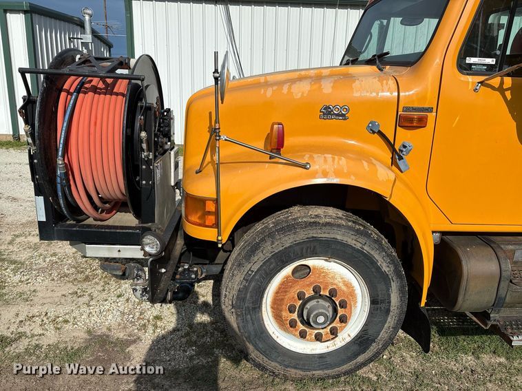 image for item EM2549 2000 International 4900 sewer jetter truck
