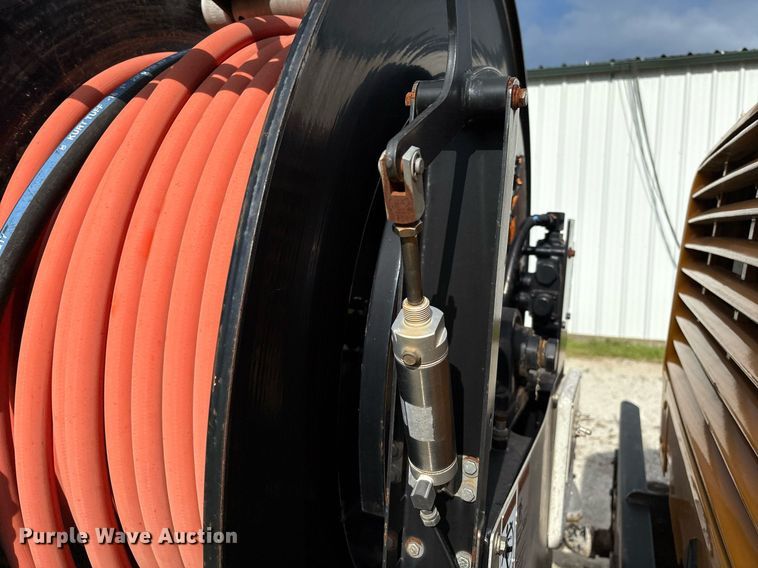 image for item EM2549 2000 International 4900 sewer jetter truck